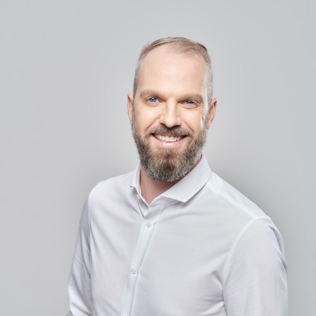 Beratungsgespräch zur Bauchdeckenstraffung in Düsseldorf bei Dr. Hager